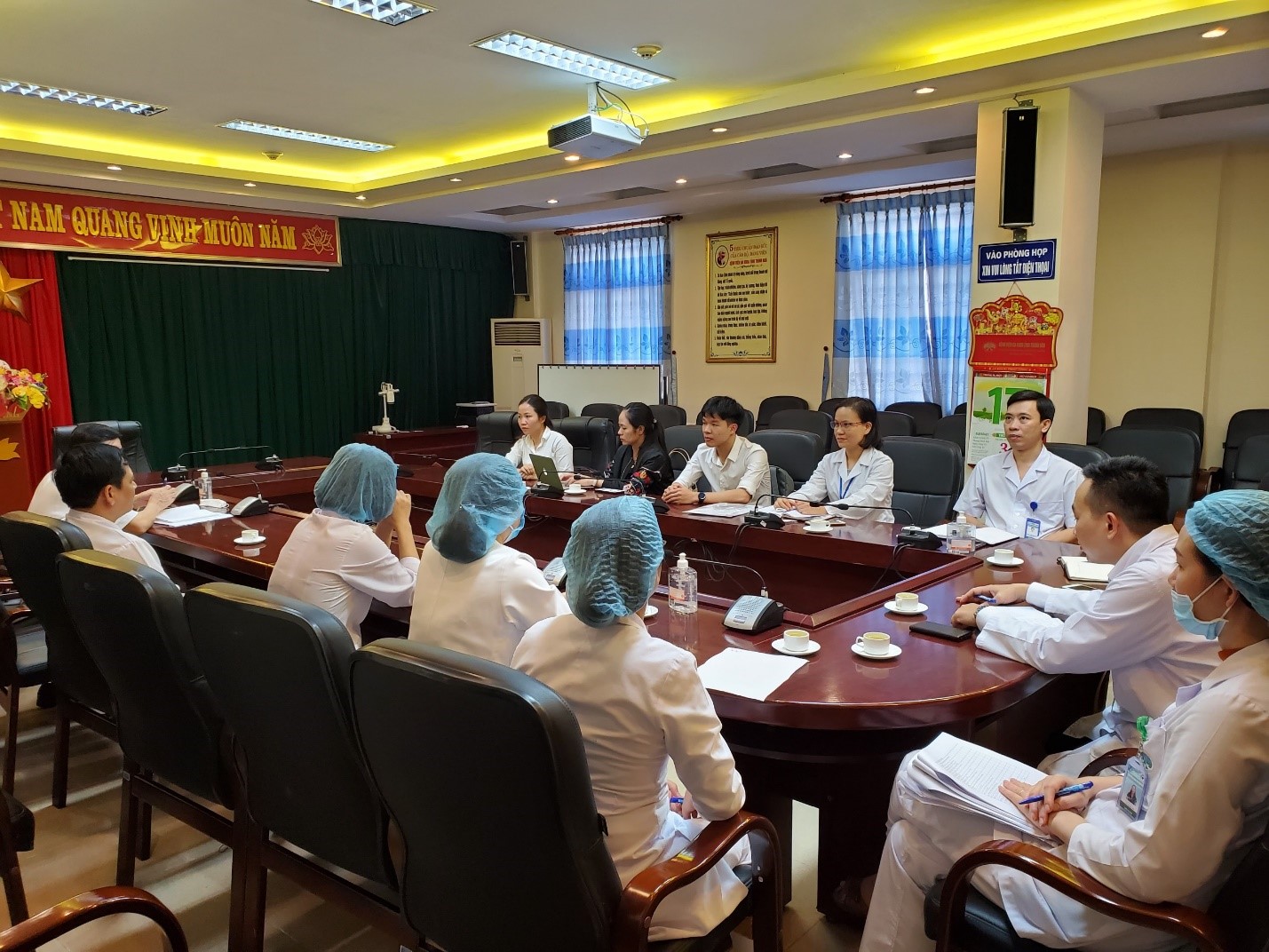 Giám sát, hỗ trợ thực hiện Bộ tiêu chí đánh giá mức chất lượng phòng xét nghiệm y học tại tỉnh Thanh Hóa và Ninh Bình